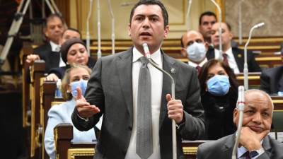 "اللي بيحصل ده نهب"...هجوم وانتقادات لاذعة بجلسة البرلمان لوزير قطاع الأعمال والسلاب:"الشعب عايز يعرف فلوسه بتروح فين"