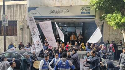 أهالي محافظة الإسكندرية يحررون توكيلات لحزب الجبهة الوطنية الجديد .. صور