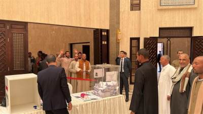 إقبال الجالية المصرية بالرياض لإعادة التصويت على دوائر المرحلة الأولى الملغاة