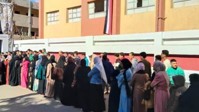 انتخابات مجلس النواب.. طوابير السيدات والشباب تزين المشهد في أبو كبير بمحافظة الشرقية