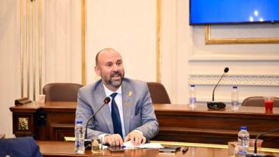 “الشيوخ” يناقش مقترح باسم كامل بتزويد محطات مترو الخط الأول بسلالم كهربائية