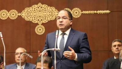 تسليم كارنيه العضوية للنائب عادل اللمعي.. وحلول عاجلة لأزمات بورسعيد