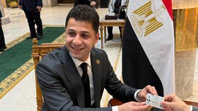 الدكتور أحمد علاء يتسلم كارنيه عضوية مجلس النواب بالعاصمة الإدارية الجديدة