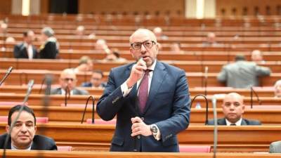 حسام المندوه الحسيني يقترح سداد رسوم الدبلومة الأمريكية بالجنيه بدلاً من الدولار