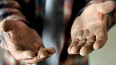 التسول في الشوارع خلال العيد.. ظاهرة تتكرر والقانون بالمرصاد