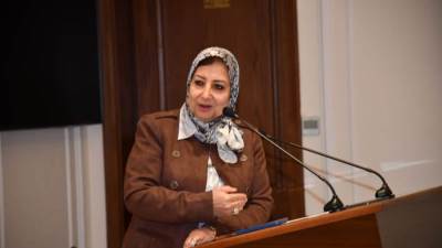 النائبة نسرين عمر تطالب بفحص "أطفال الشوارع" قبل دمجهم في دور الرعاية لحماية النزلاء من عدوى الدم