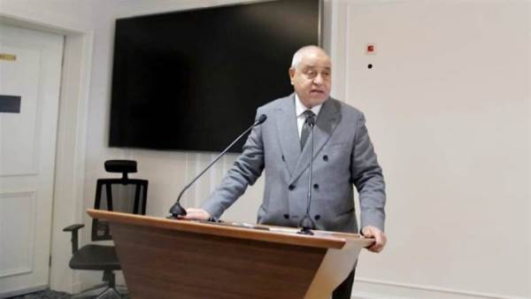  نائب ديروط يعلن مفاجآت سارة لأهالي أسيوط.. كوبري جديد ومجمع حكومي عملاق وإنهاء ازدواج الطريق قريبا |فيديو